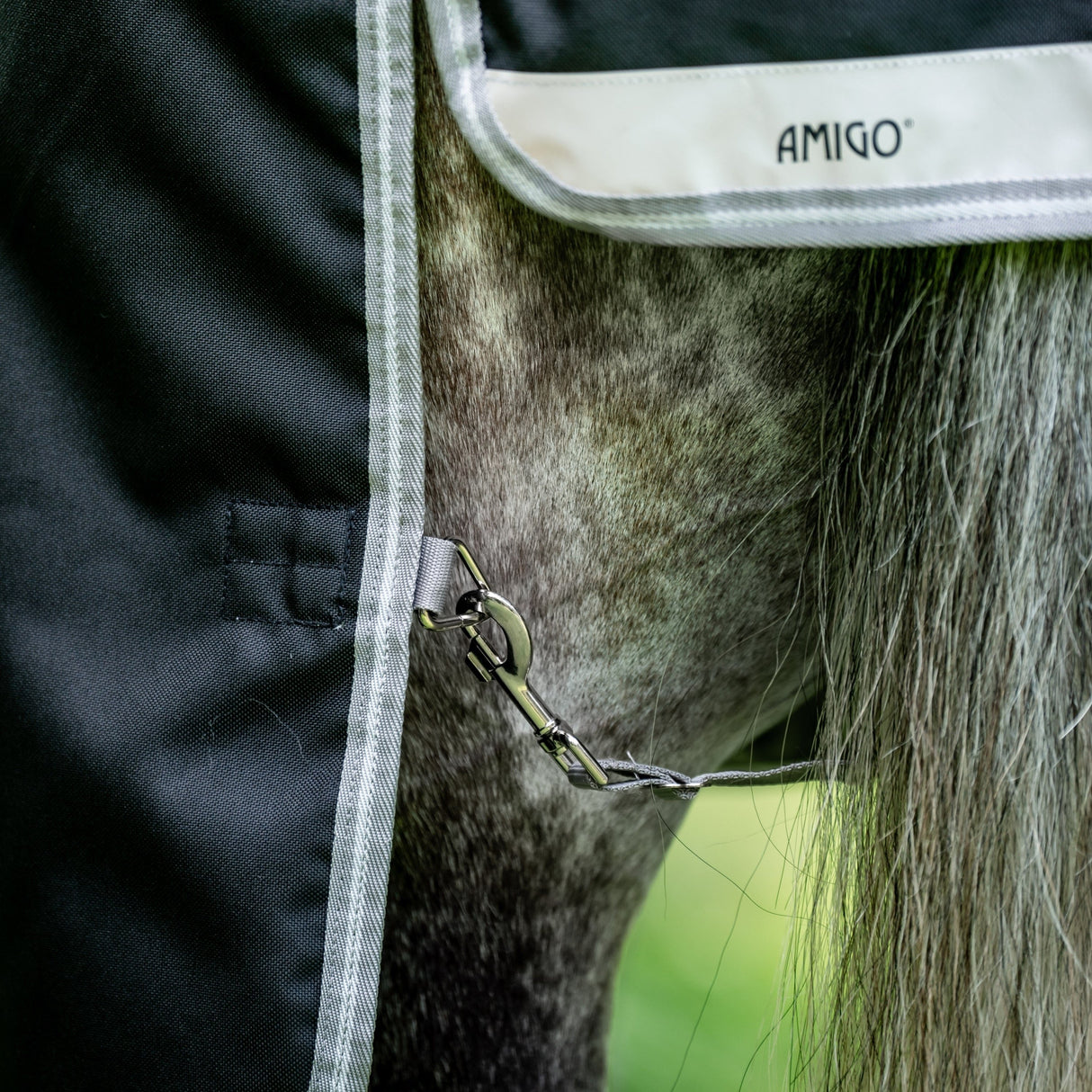 Horseware Ireland Amigo Bravo 12 XL 0g Lite Turnout Rug #colour_black-titanium-grey-silver